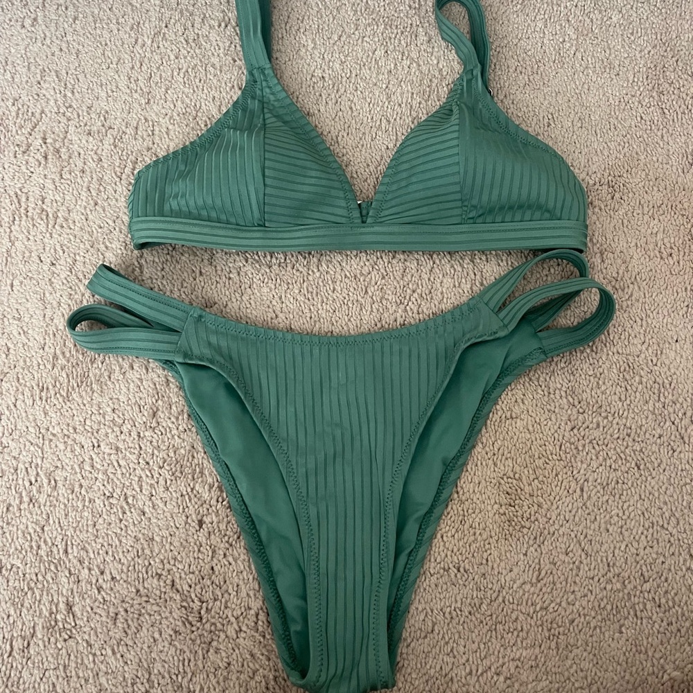 Cupshe bathing suit size medium never been worn